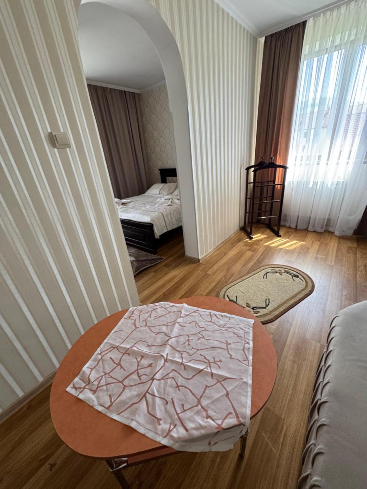 Сонячна Перлина Hotel โปลยานา ภายนอก รูปภาพ
