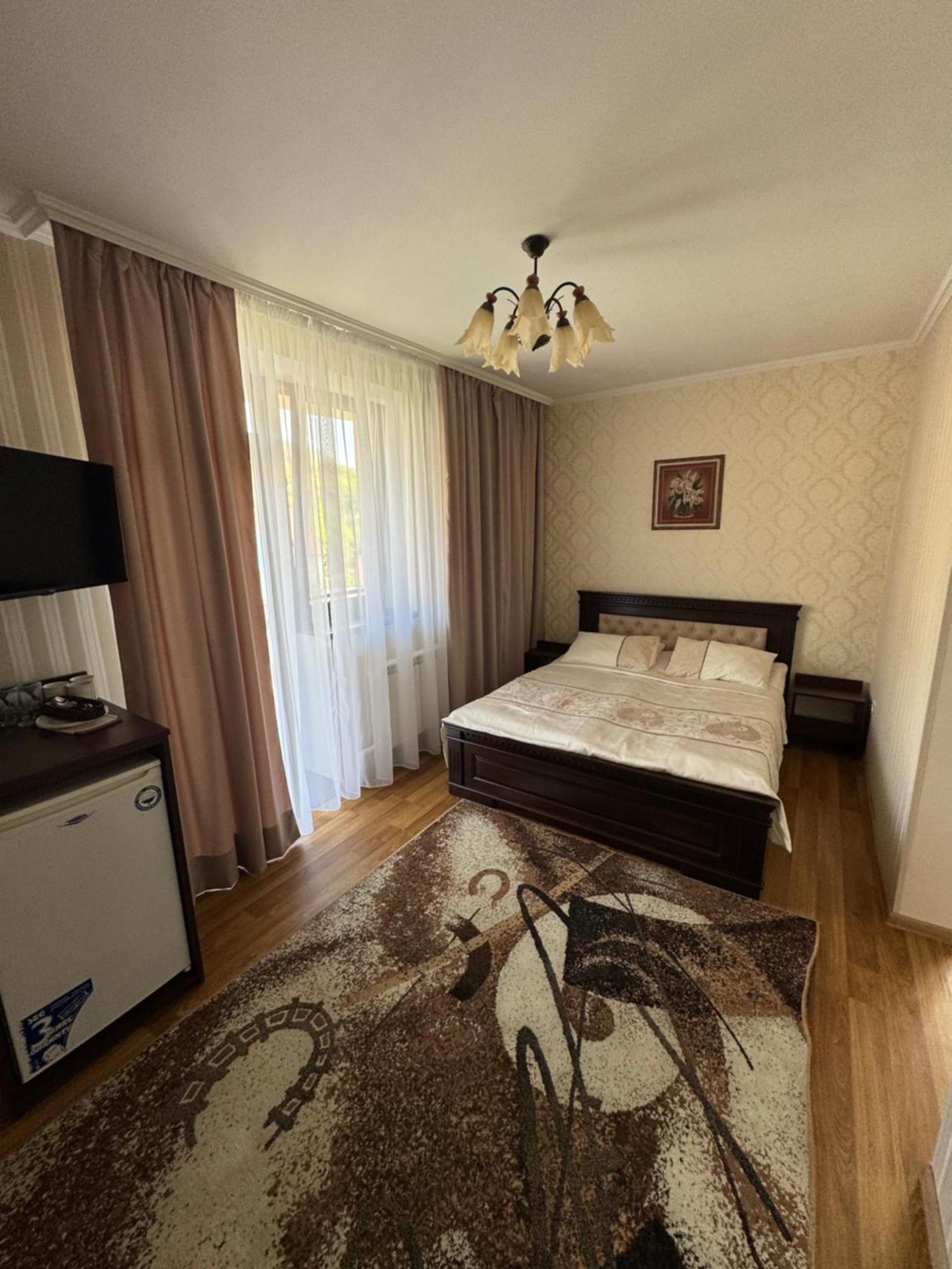 Сонячна Перлина Hotel โปลยานา ภายนอก รูปภาพ