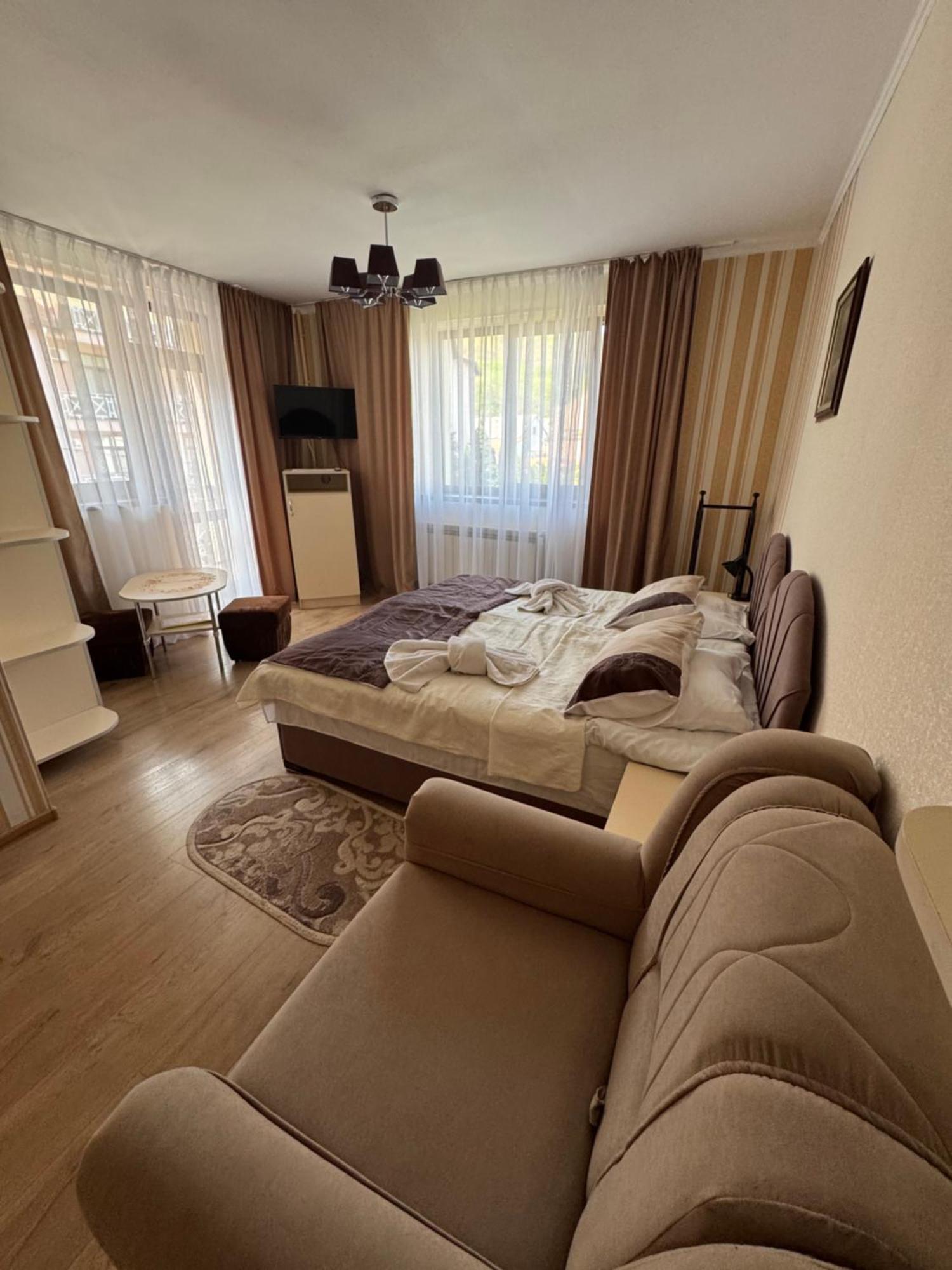 Сонячна Перлина Hotel โปลยานา ภายนอก รูปภาพ